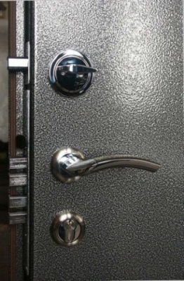 Дверь металлическая утепленная ДМ-01 2100х990мм (МДФ белый)